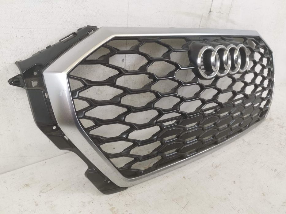 Ауди Кю3 / Audi Q3 F3 [Решетка на радиатора Audi Q3 F3 S-Line оригинал