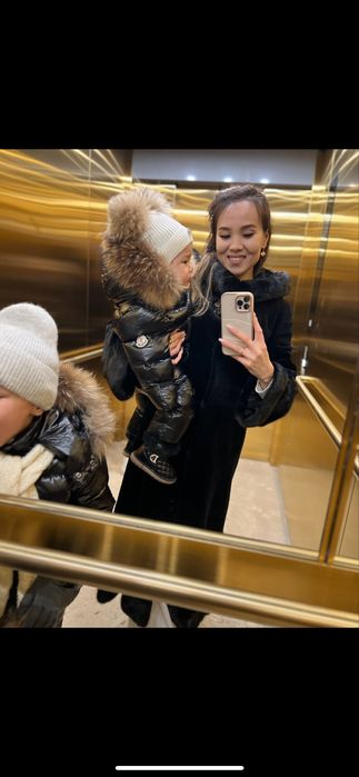 Продам детский комбез Moncler