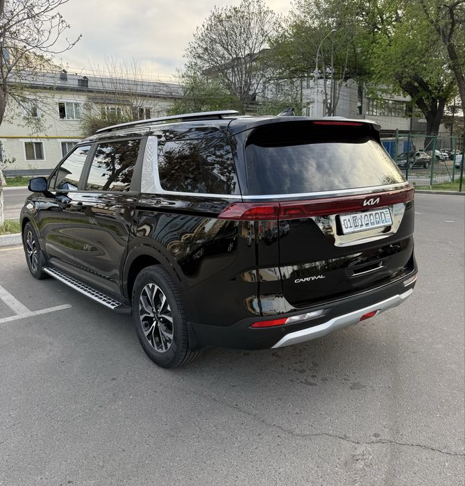 Kia Carnival Comfort 2023 7 orinli