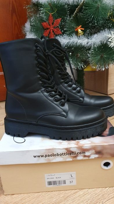 Боти от изкуствена кожа