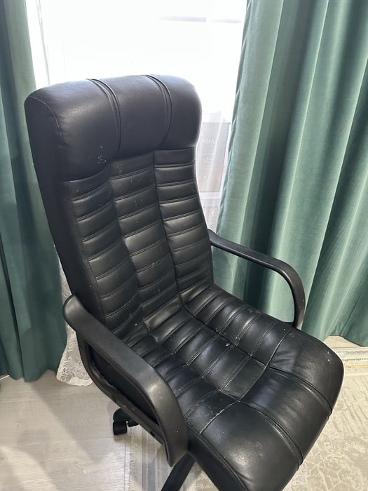 Продам кресло руководителя