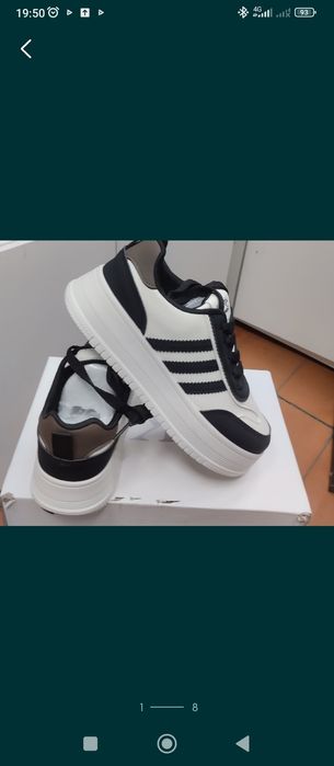 Кроссовки женские