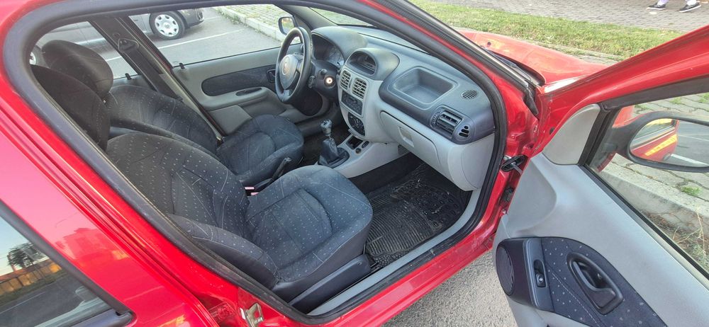 Renault CLIO 1.4 Benzina 2004