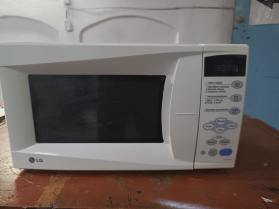 Продам микроволновку Лж 20000