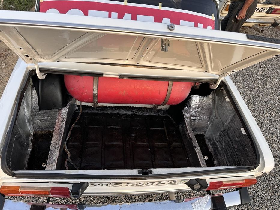 Naxtga sotiladi  vaz 2106