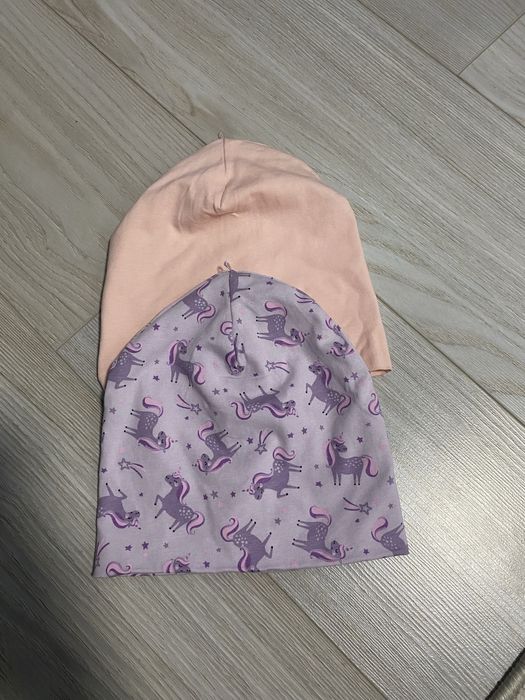 Детские вещи , шапки
