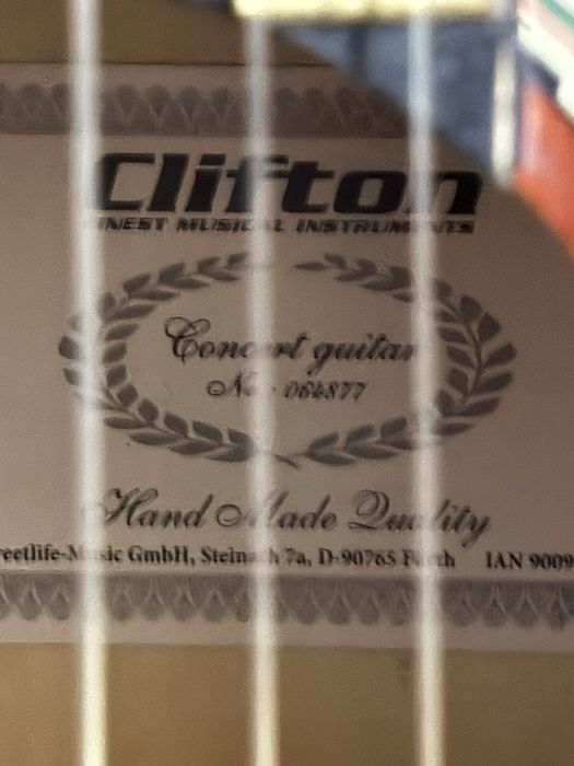 Vând Chirara Clifton