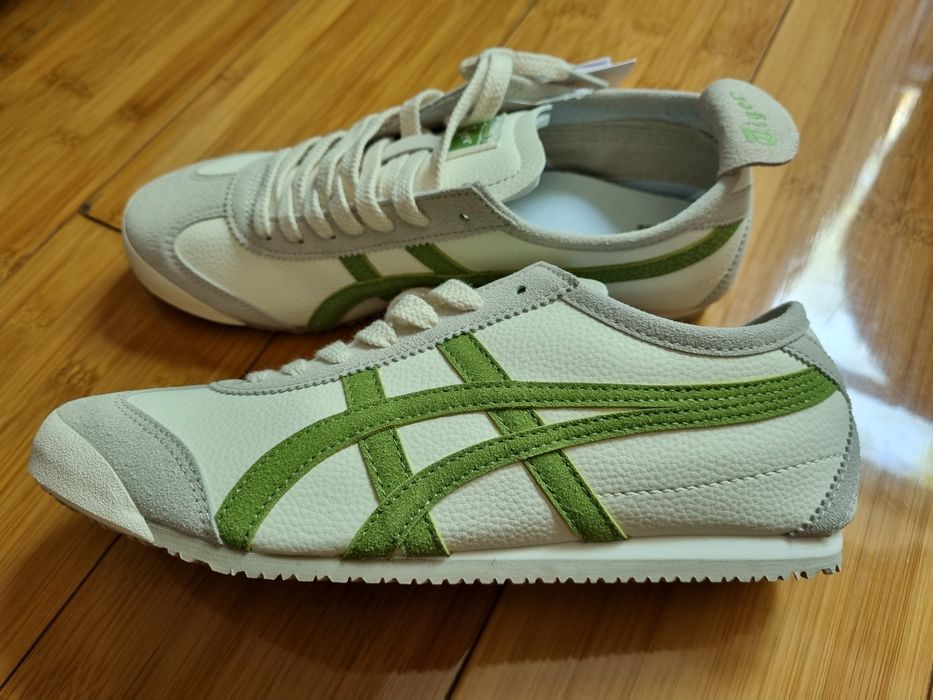 Продам кроссовки