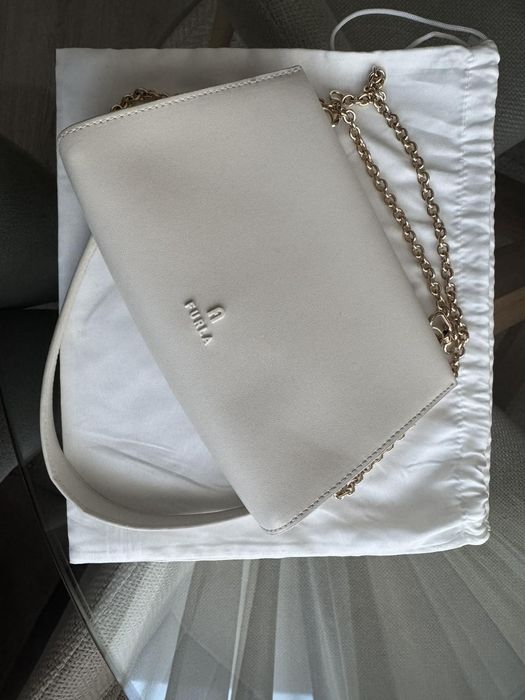 Дамска чанта Furla – нова, кремаво/бяла, с верижка