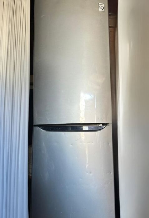 Холодильник марки LG