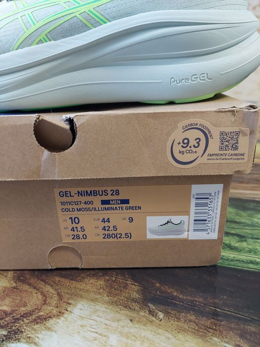 Vând Asics noi mărimea 44