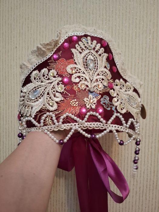 Кокошник ручной работы