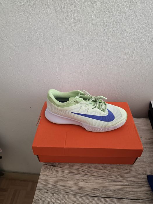 NOI: Adidași Tenis de Câmp / Picior – Ideali și pentru Streetwear / Casual