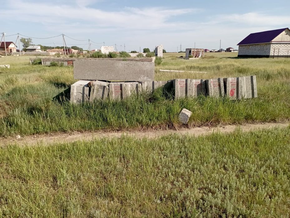 Продам участок с фундаментные блоки дёшево