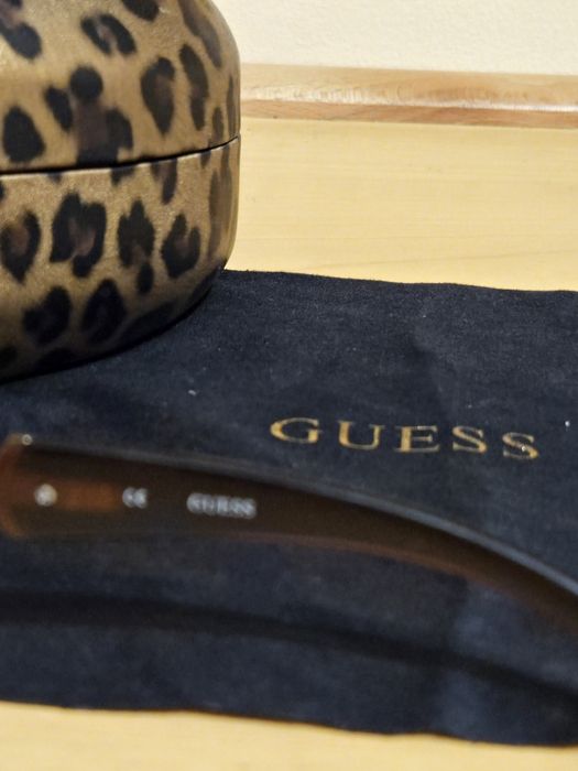 Дамски слънчеви очила Guess