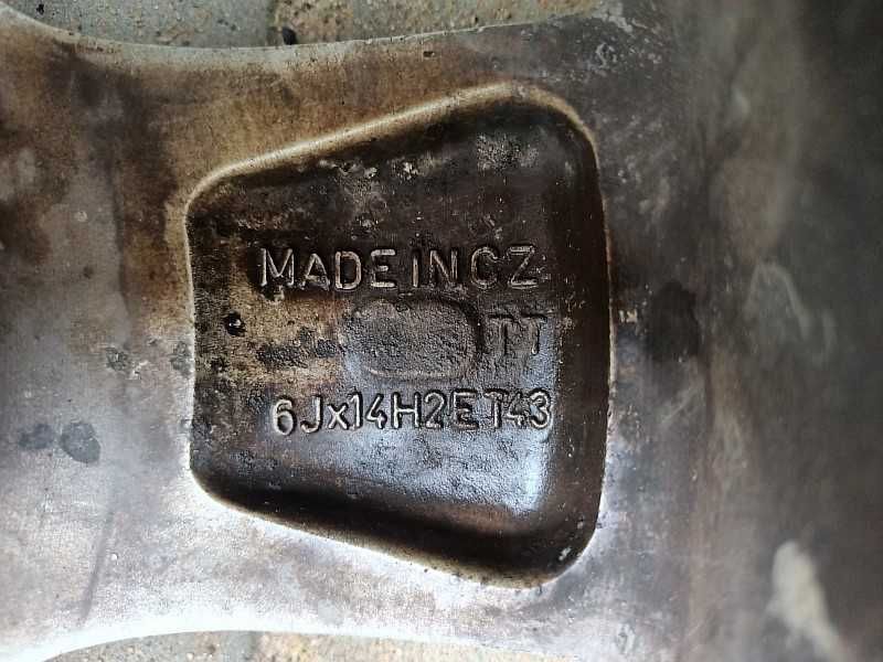 Продам оригинальные легкосплавные диски на Skoda Fabia