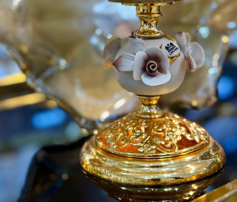 Сервиз декоративный на золотой подставке