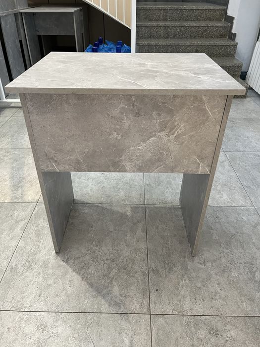 18 ta Stol stul o'quv markazi, ofis uchun parta va stullar va Doska