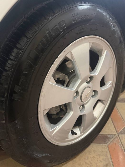 Gentra ideal xolatda 3 poz