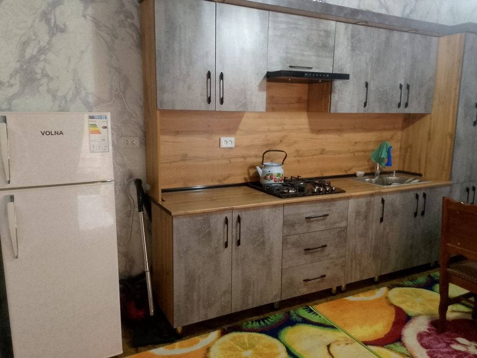 Uchastka hovli Ijaraga beriladi 4xona xamma sharoitlari bor navastroyk