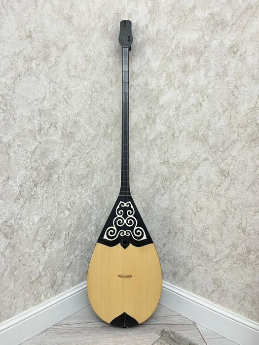 Домбыра с чехлом