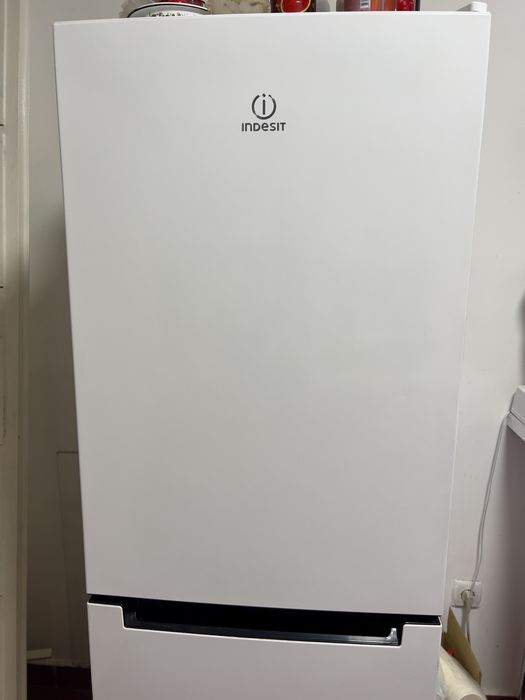 Холодильник Indesit СРОЧНО