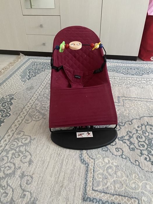 Шезлонг сатылады.