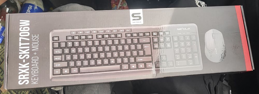 Vând kit tastatura și mouse wireless Serioux