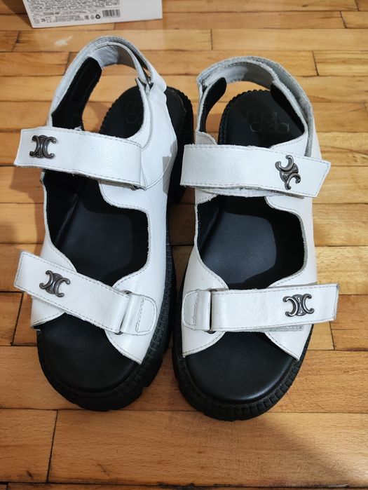 Продам кожаные сандали