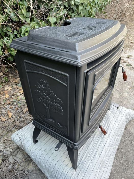 Нова чугунена печка / камина на дърва