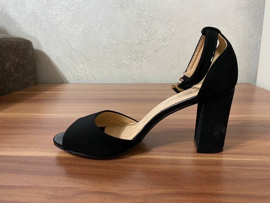 Туфли на каблуке