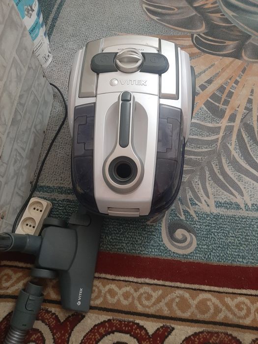 Продам пылесос VITEK.