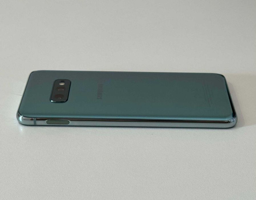 Бартер! Отличен! Samsung Galaxy S10e Prism Green (Зелен)
