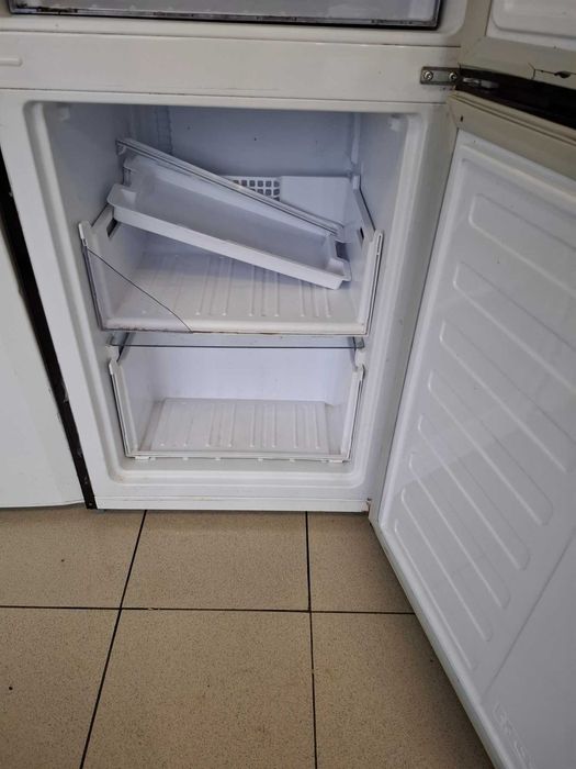 Комбиниран хладилник BEKO