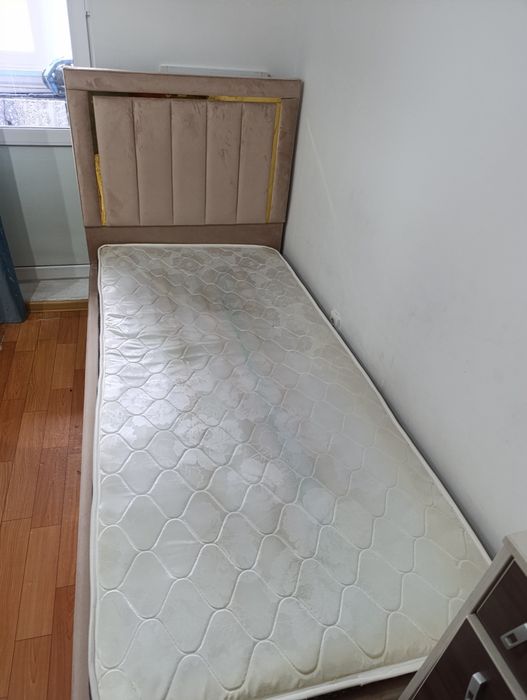 Продам кровать с матрасом