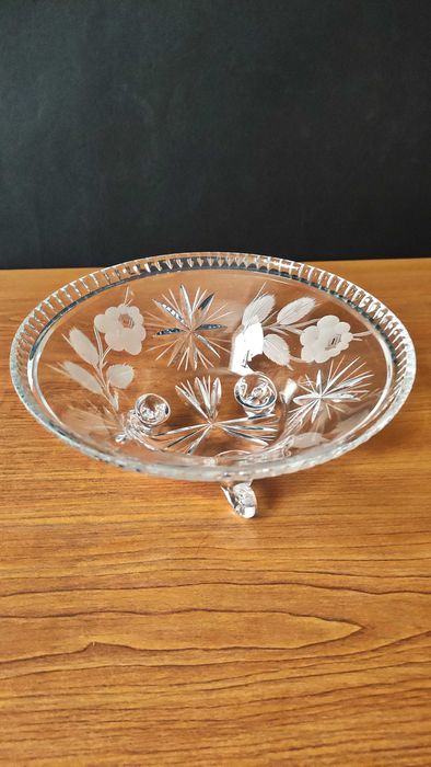 Кристална купичка на крачета