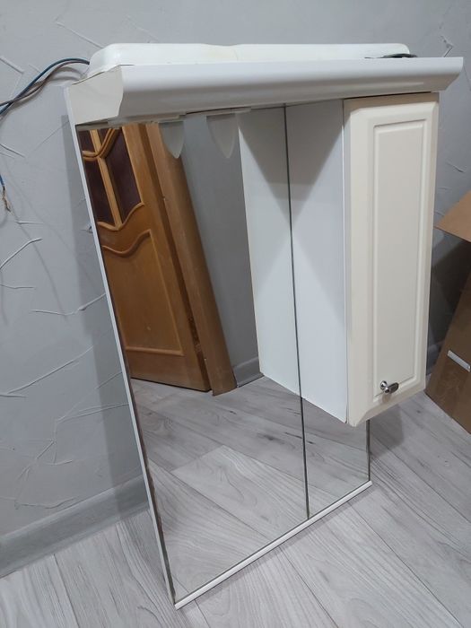 Продаю зеркало для ванной.