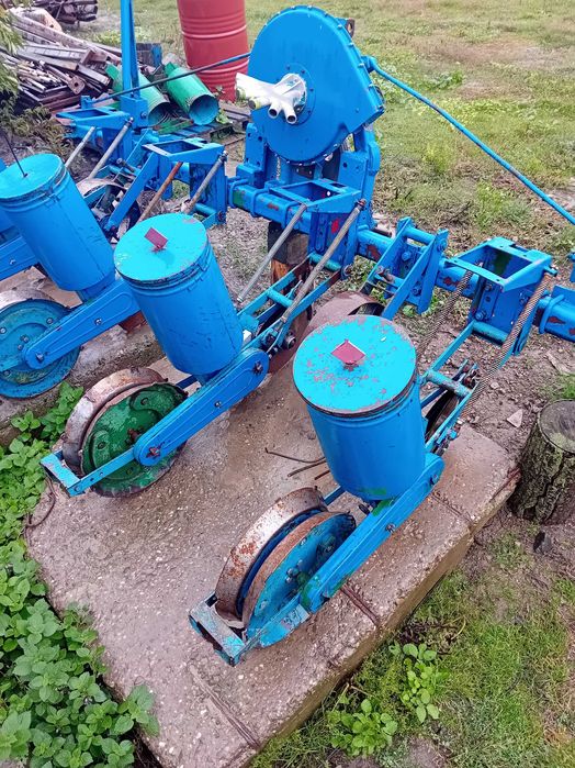 Semănătoare porumb 4randuri