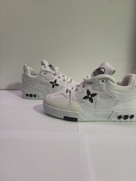 vand louis vuitton skate albi noi