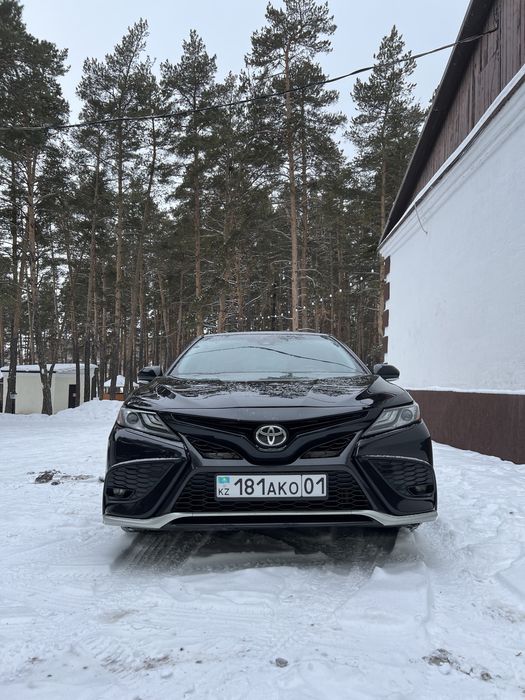 Toyota Camry 75 XSE USA