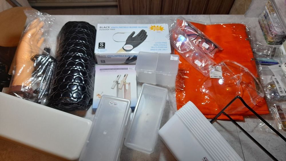 Распродажа! Товары для маникюра