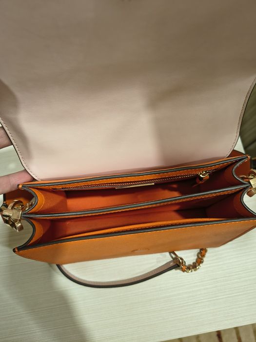 Продавам чанта  Tory Burch.