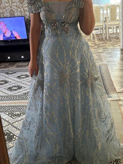 Платье вечернее