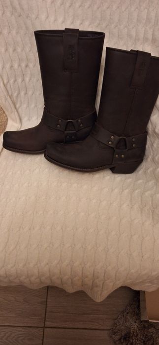 Bocate ciocate piele noi nepurtate