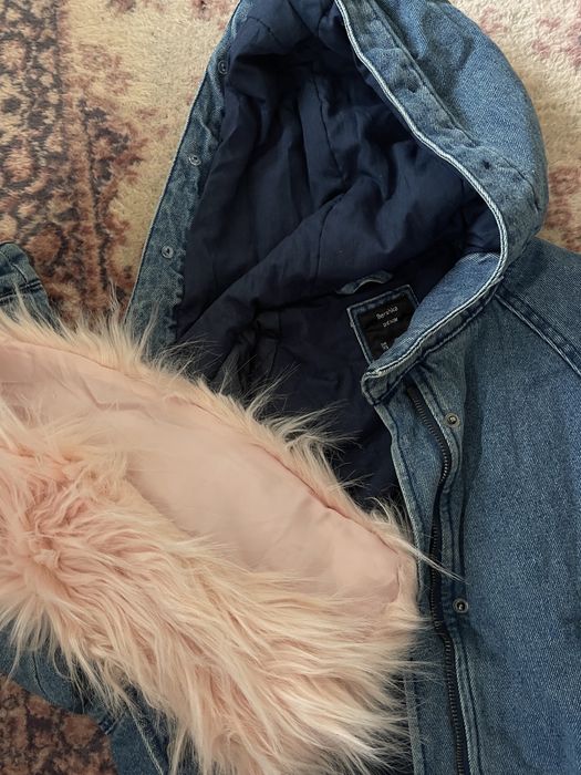 Зимно дънково яке с пух и качулка