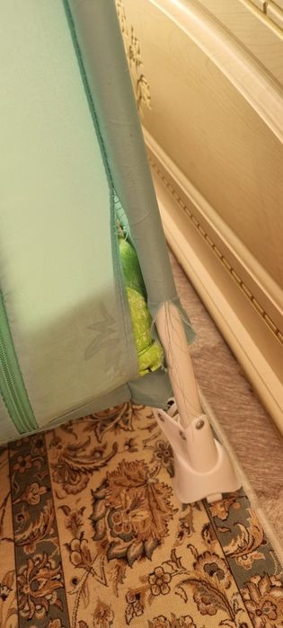 Кроватка манеж с пеленальным столиком.