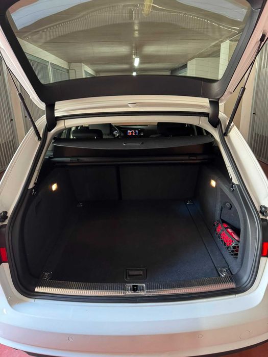 Vând Audi A4 quattro 2012