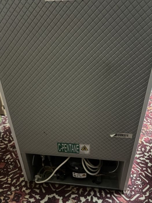 Продам мини холодильник с морозилкой