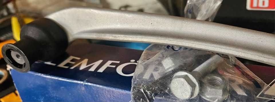 Комплект нови горни десни носачи Lemforder A4 8ED B7