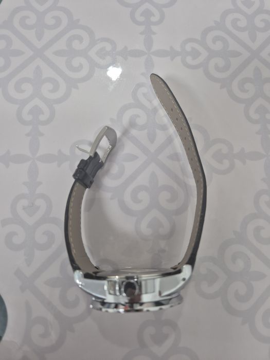 Продаются часы, новые в коробке!